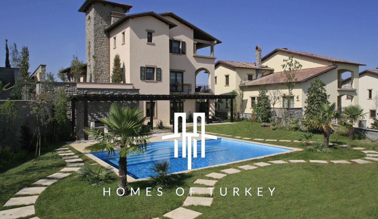 Luxury Villas with Garden and Pool for Sale in Büyükçekmece, Istanbul 1