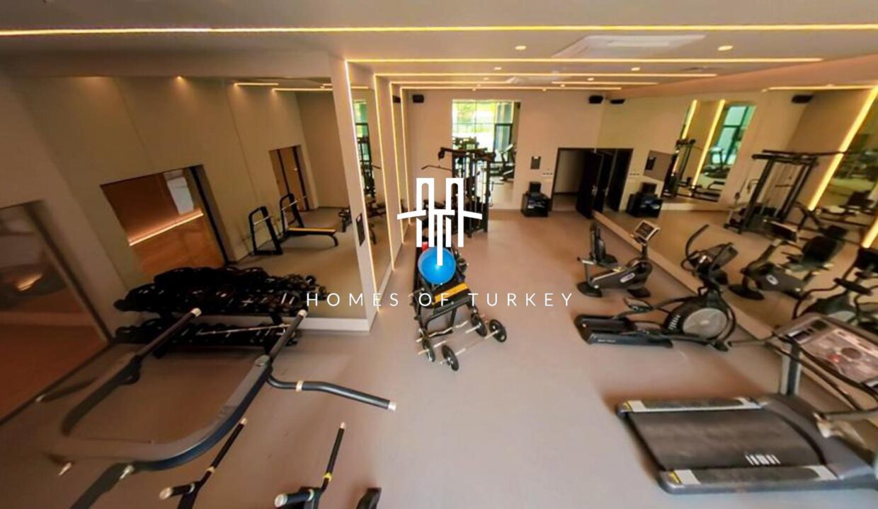 Apartments for Sale in a Complex Next to the Metro in Bagcilar, Istanbul 11