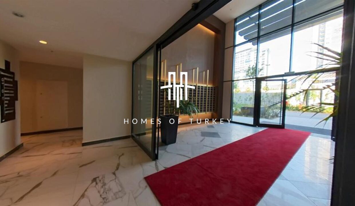 Apartments for Sale in a Complex Next to the Metro in Bagcilar, Istanbul 12,