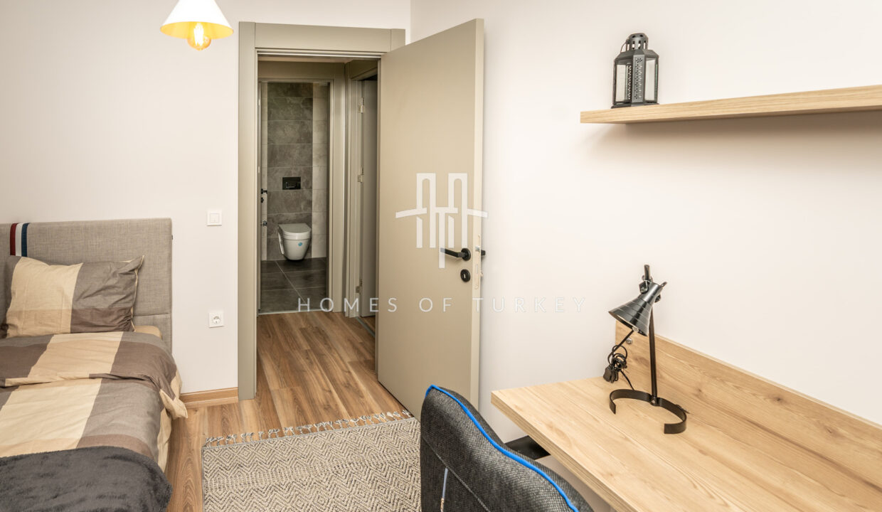 Apartments with a View in a Complex Site in Kartal Within Walking Distance to the Metro 23