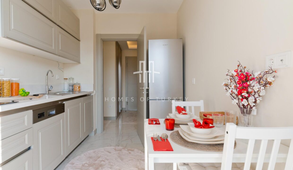 Flats for Sale in Installments in a Complex with Rich Facilities within Walking Distance to the Metro in Sultanbeyli 10