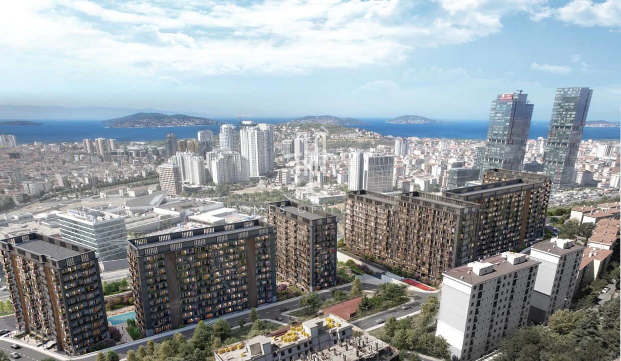 Flats with a View in Social Life and Next to the Metro Station in Maltepe 4
