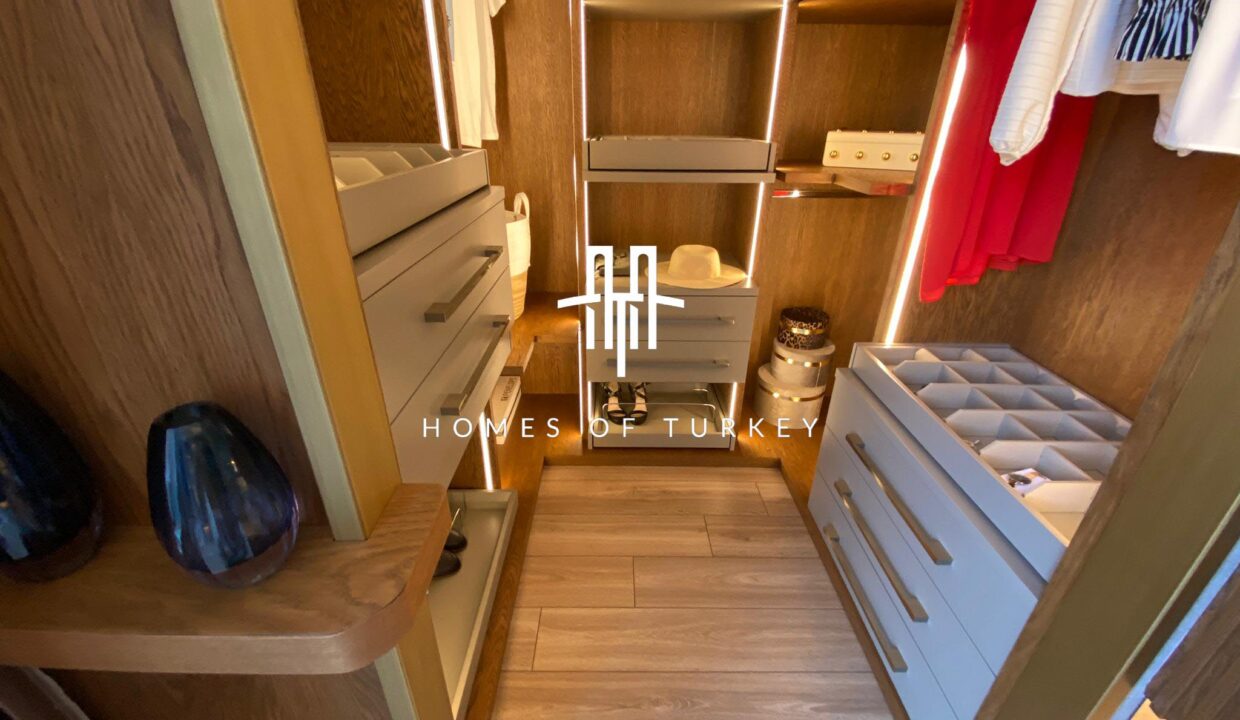 Modern Apartments for Sale in a Secure Complex with Sea View Neighboring the Marina in Beylikdüzü 27,