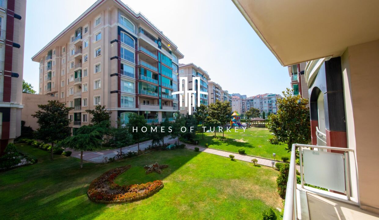 Modern Apartments with Sea and Lake Views Suitable for Family Concept in Beylikdüzü 3
