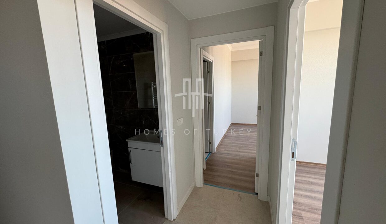 Ready to Use Flats in a Safe Complex with a Pool in Kartal 14
