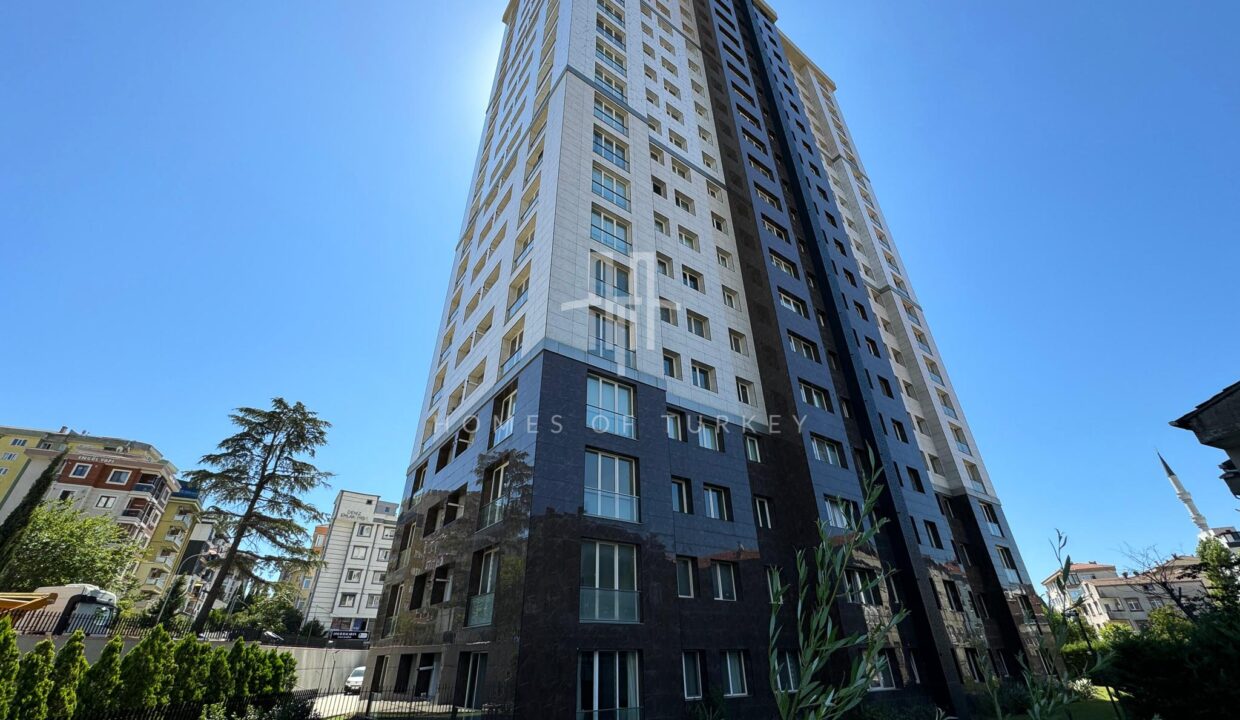 Ready to Use Flats in a Safe Complex with a Pool in Kartal 27