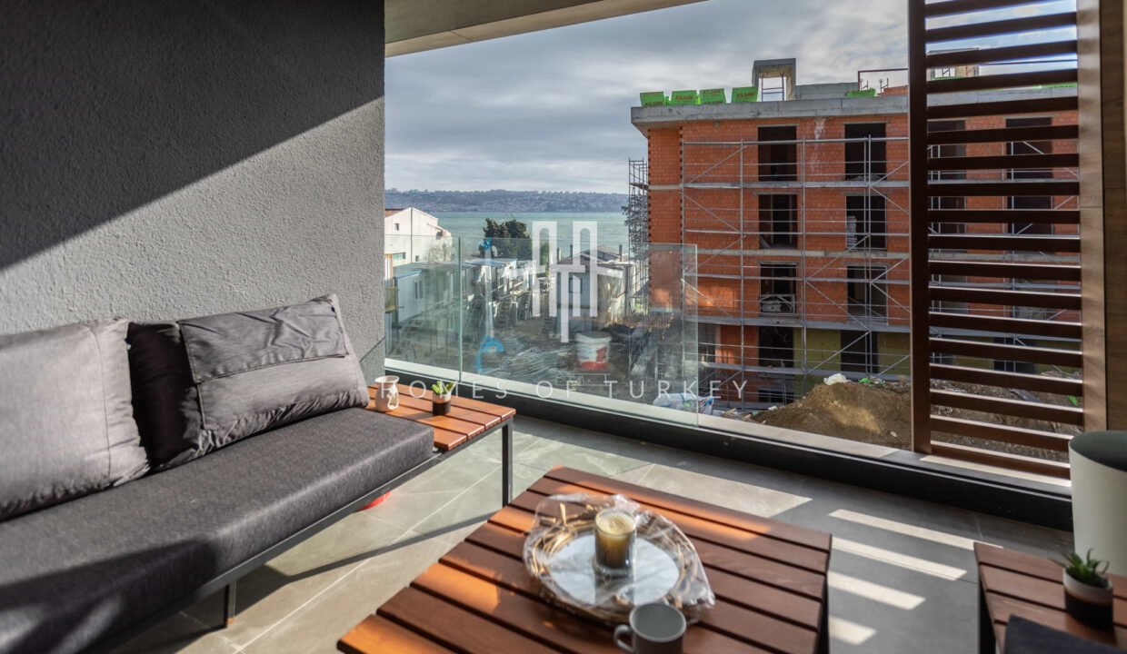 Sea View and Apartments with a Garden in a Luxury Complex by the Beach in Büyükcekmece 15