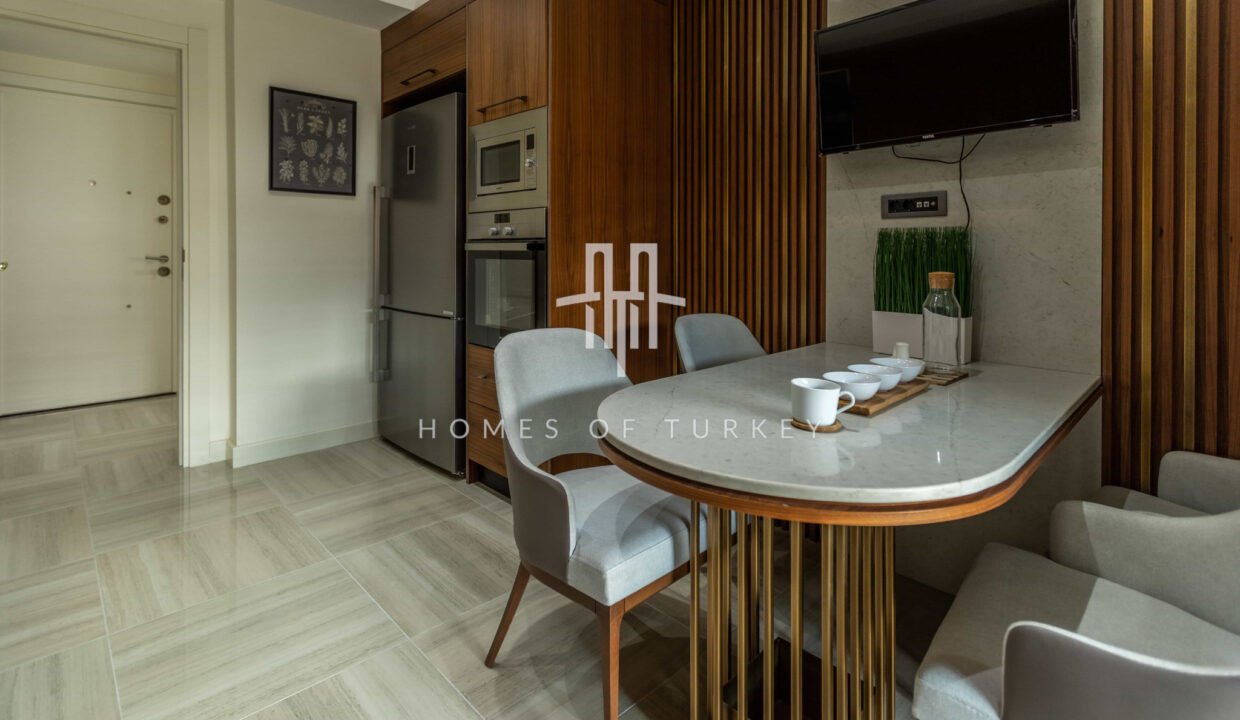 Sea View and Apartments with a Garden in a Luxury Complex by the Beach in Büyükcekmece 17