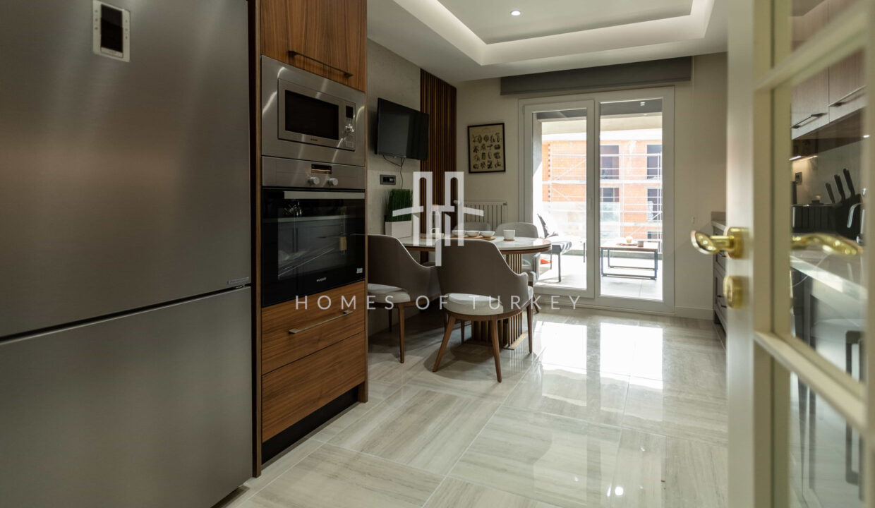 Sea View and Apartments with a Garden in a Luxury Complex by the Beach in Büyükcekmece 17 (2)