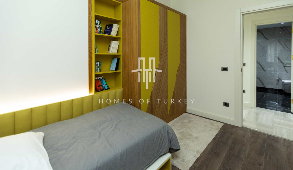 Sea View and Apartments with a Garden in a Luxury Complex by the Beach in Büyükcekmece 23