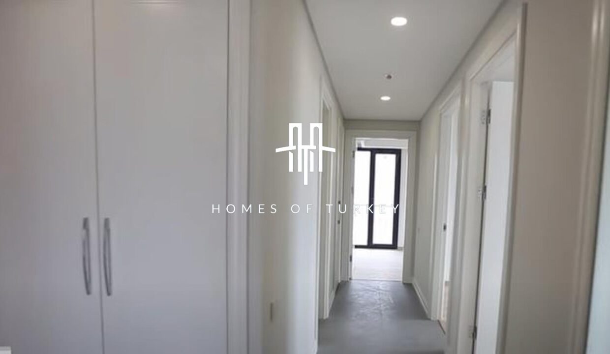 Spacious Apartments with Security in a Complex with Social Facilities in Kartal 16