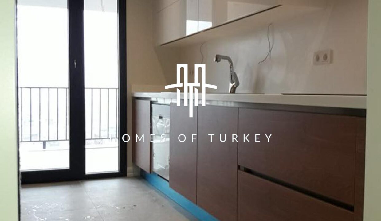 Spacious Apartments with Security in a Complex with Social Facilities in Kartal 17