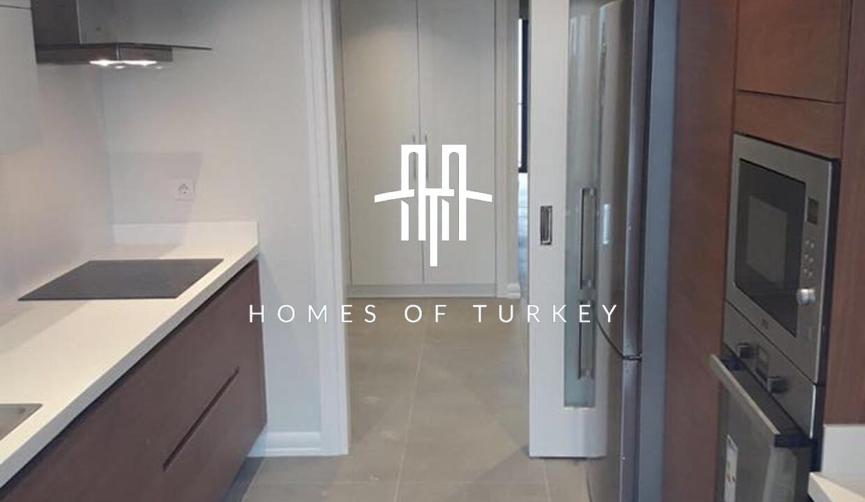 Spacious Apartments with Security in a Complex with Social Facilities in Kartal 18