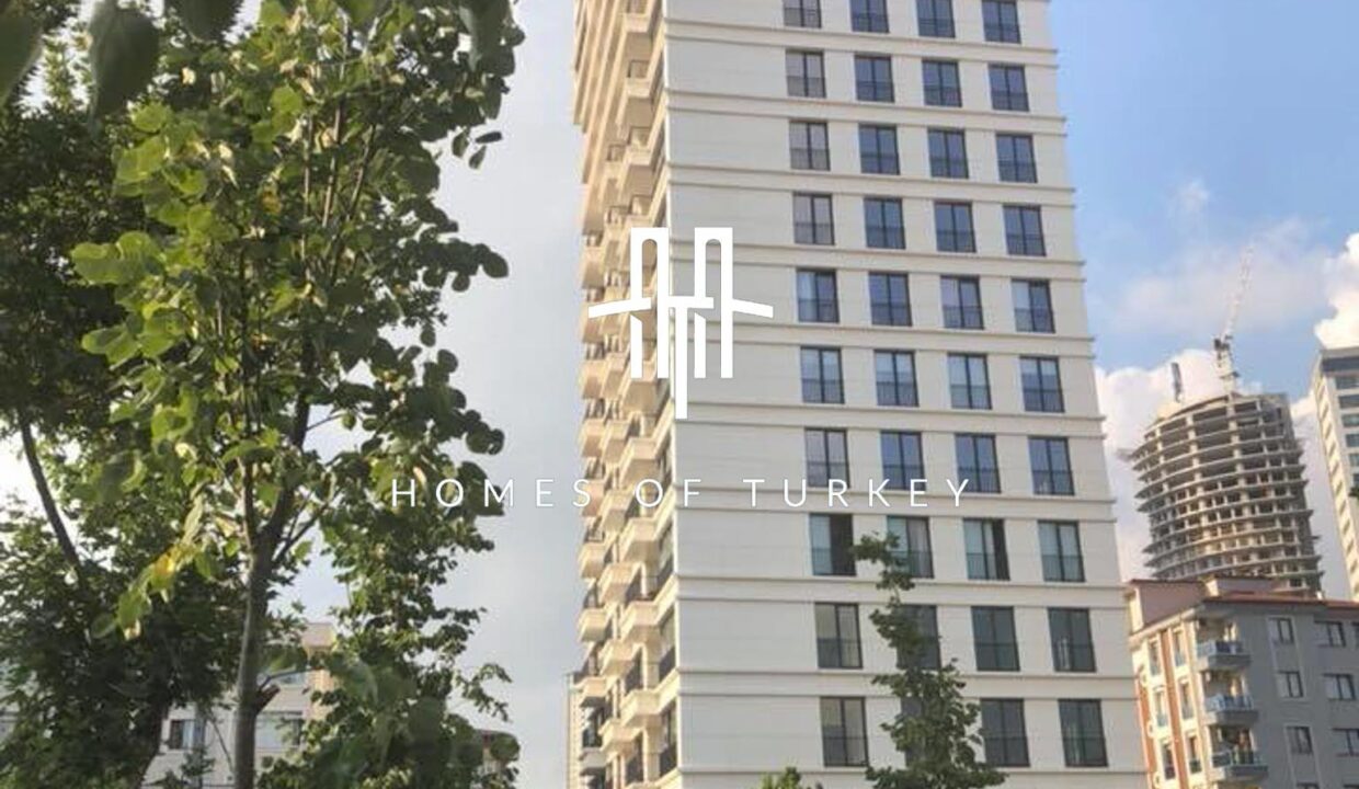 Spacious Apartments with Security in a Complex with Social Facilities in Kartal 3,
