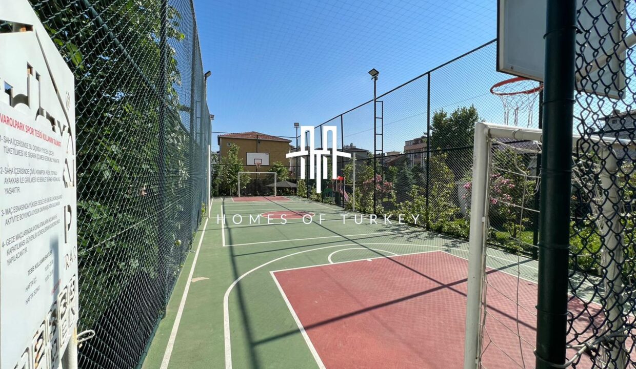 Spacious Apartments with Security in a Complex with Social Facilities in Kartal 7
