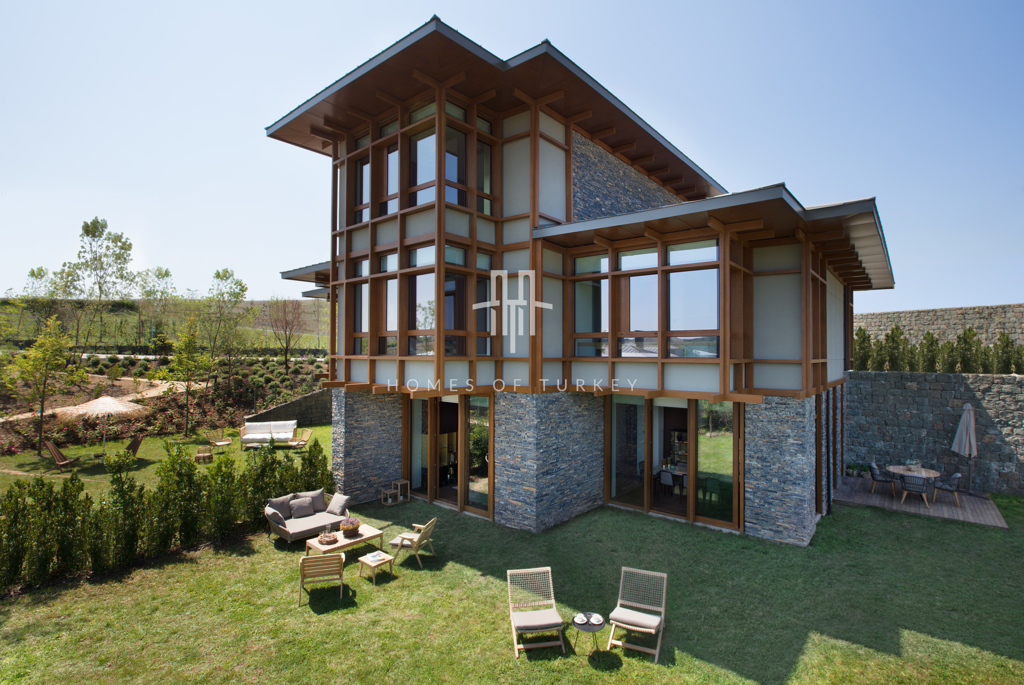 Detached Villas Intertwined with Nature in Riva 1