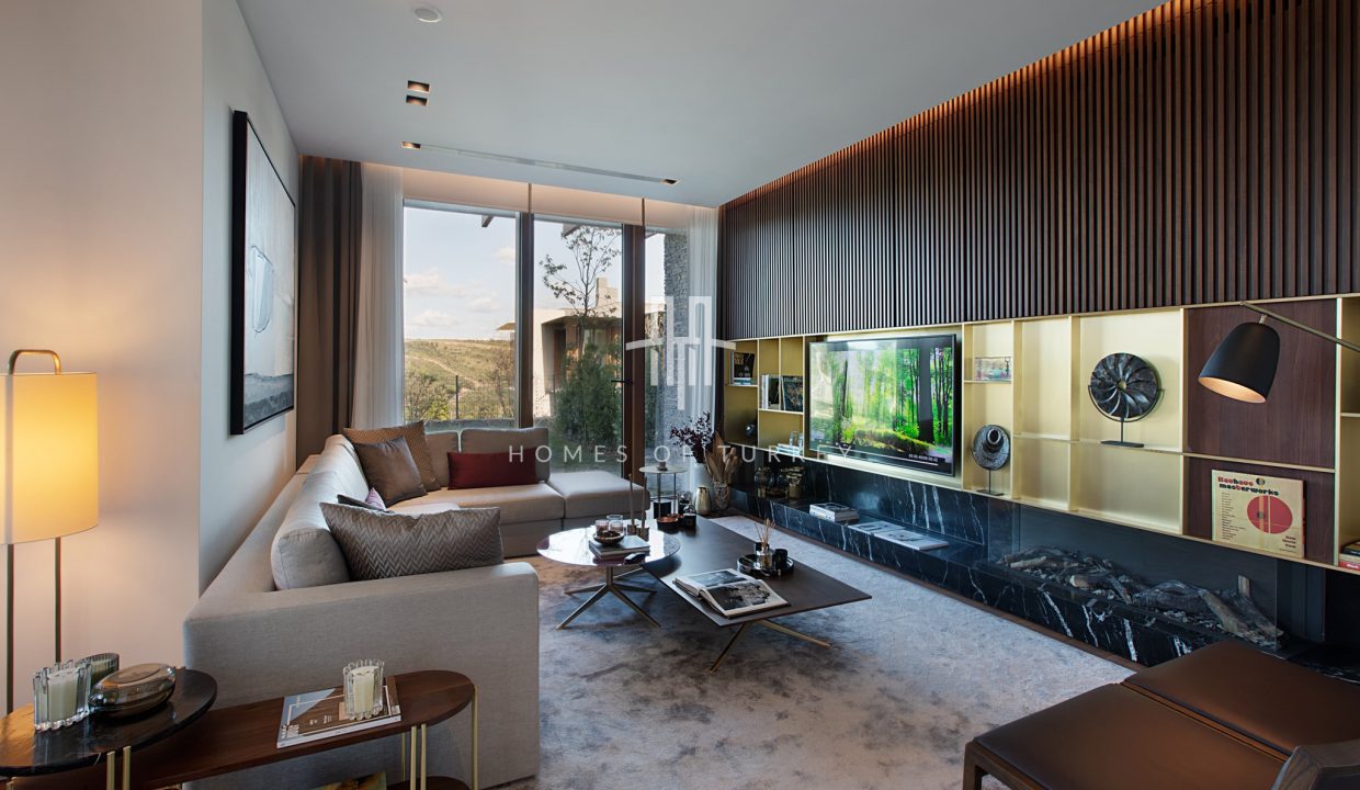 Detached Villas Intertwined with Nature in Riva 16