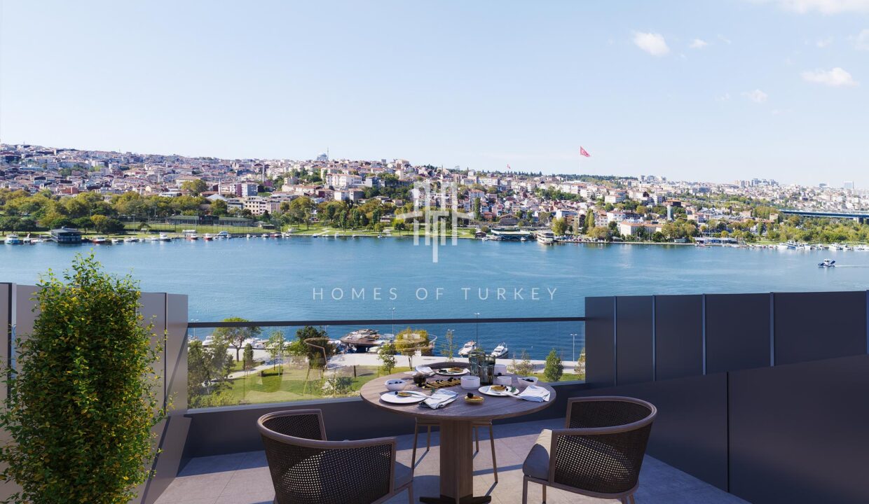 Flats for Sale in Beyoğlu Istanbul, Investment Opportunity Near the Beach with Haliç View 2