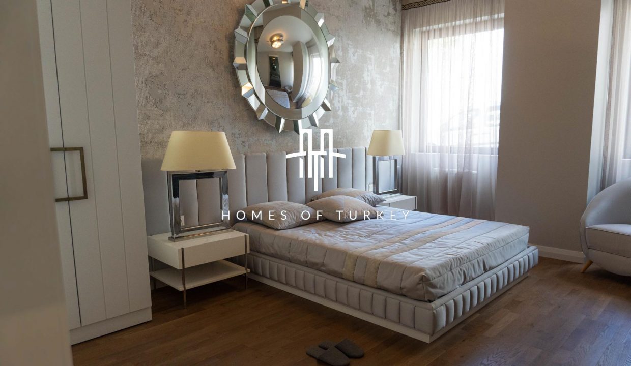 Luxury Apartments with Pond View and Close to Kanal Istanbul in Bahçeşehir 15