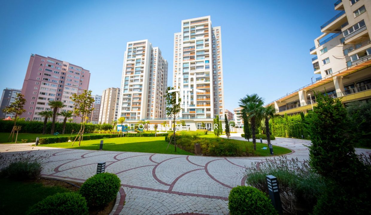 Mixed Concept Apartments with Sea and Lake Views for Sale in Beylikdüzü 5