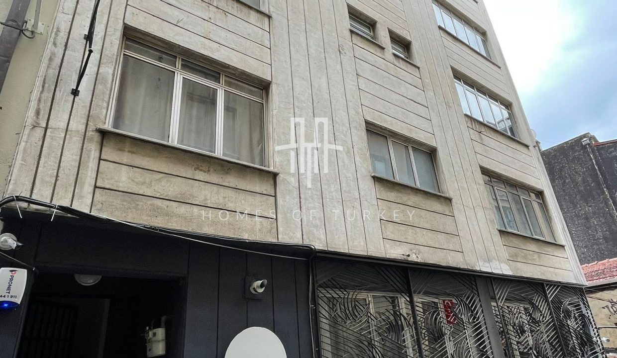 Complete Building For Sale With Historical Peninsula View In Beyoğlu Karaköy 1