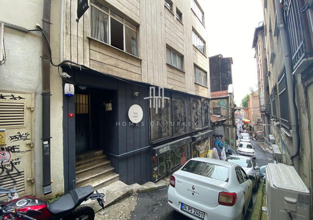 Complete Building For Sale With Historical Peninsula View In Beyoğlu Karaköy 2