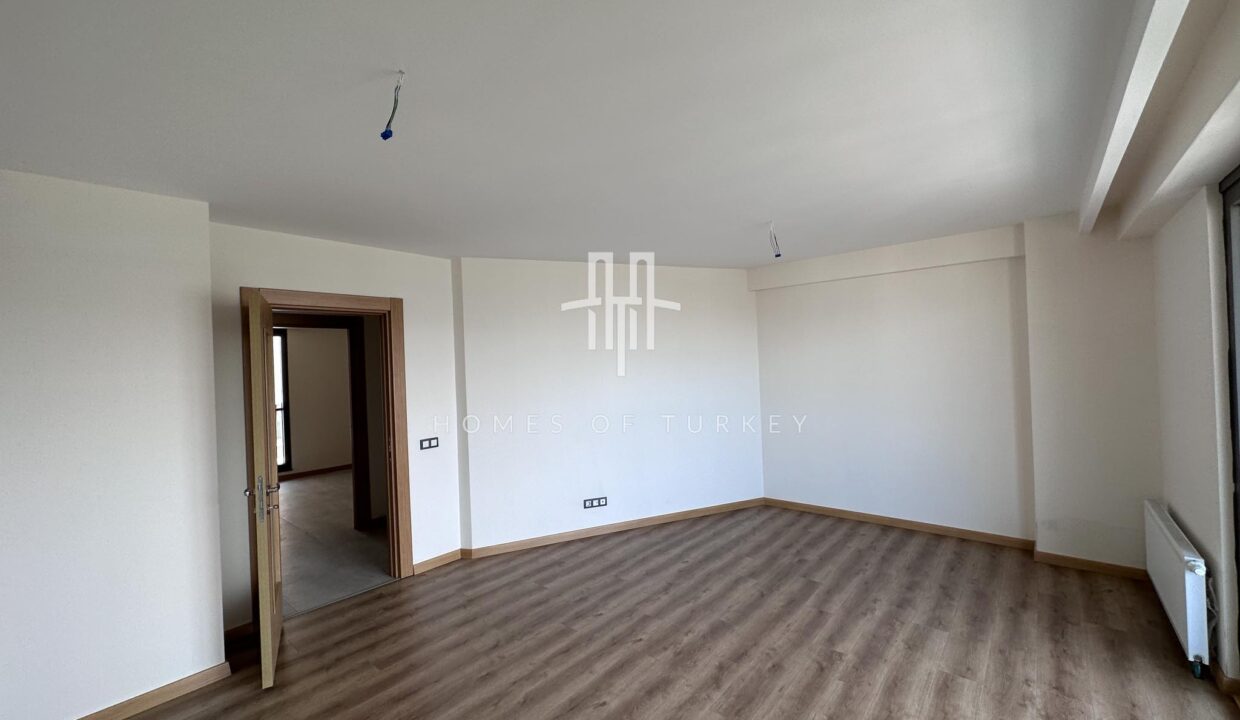 Flats for Sale with Golden Horn View and Ready to Move in Beyoğlu 10