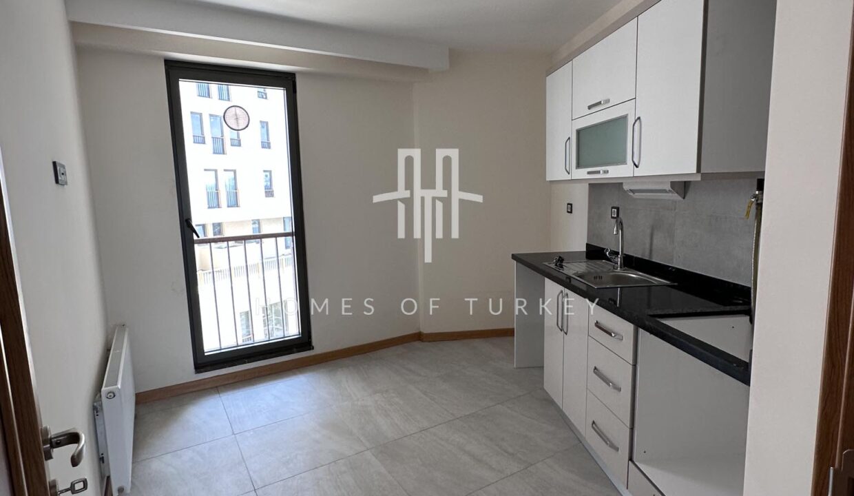 Flats for Sale with Golden Horn View and Ready to Move in Beyoğlu 12