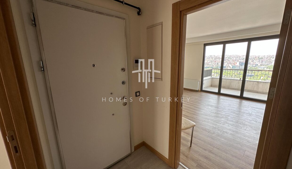Flats for Sale with Golden Horn View and Ready to Move in Beyoğlu 13