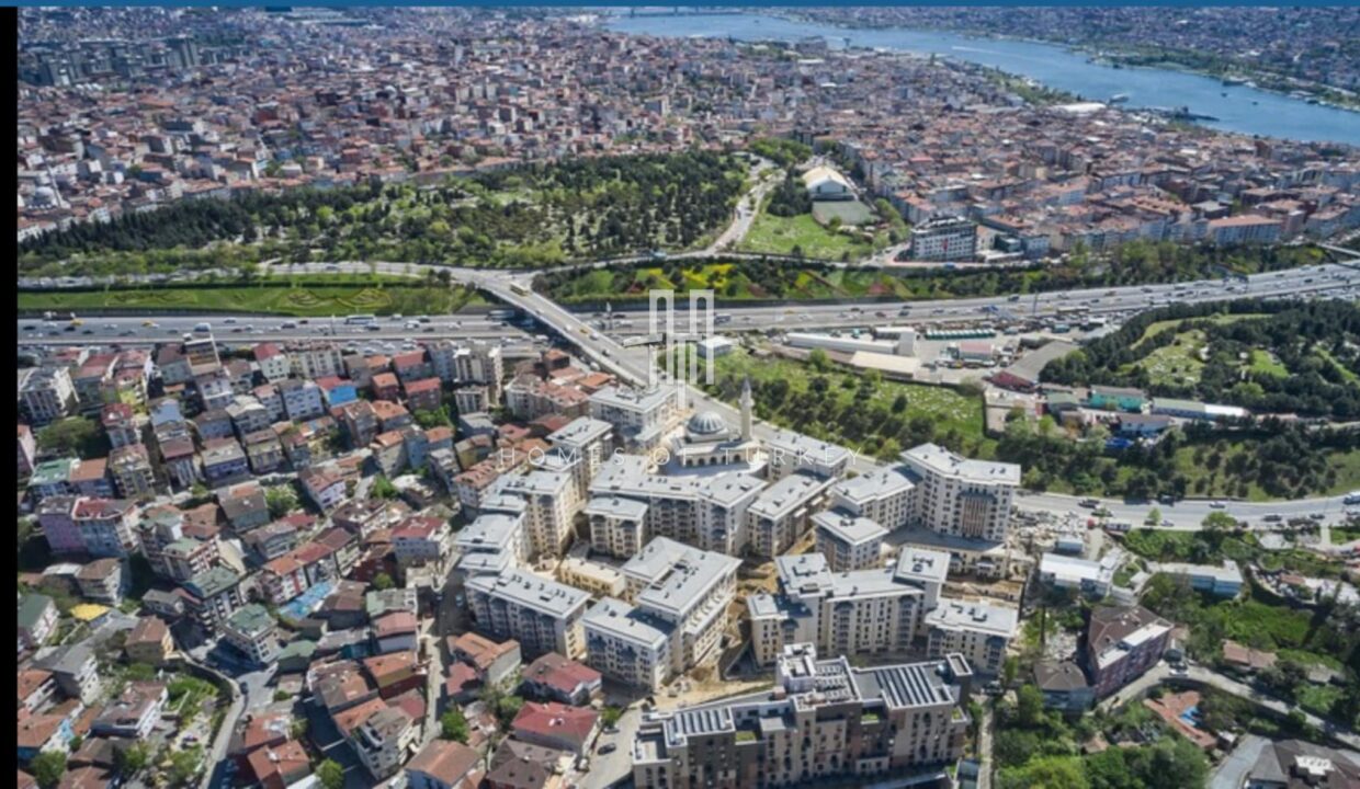 Flats for Sale with Golden Horn View and Ready to Move in Beyoğlu 17