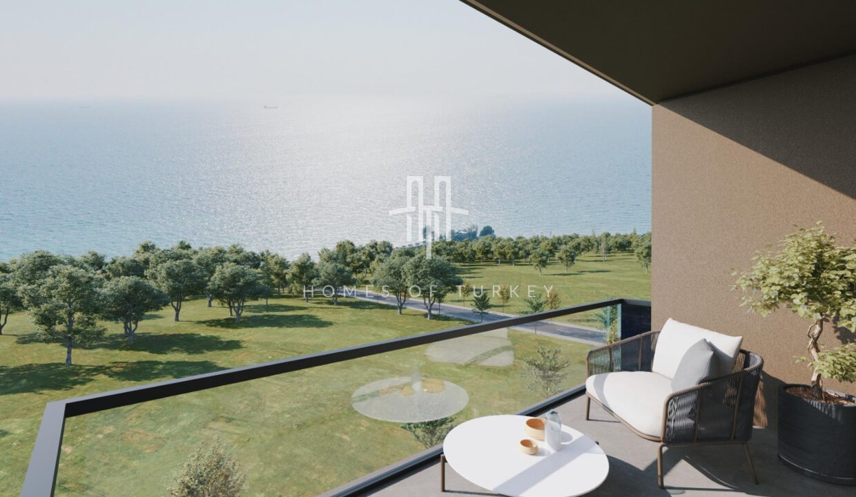 Installment Investment Apartments with Sea View and Neighboring the Marina in Beylikdüzü 1