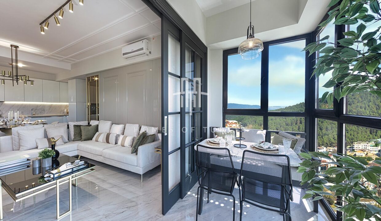 Ready to Use Apartments with Forest View and Near Metro in Ümraniye 12