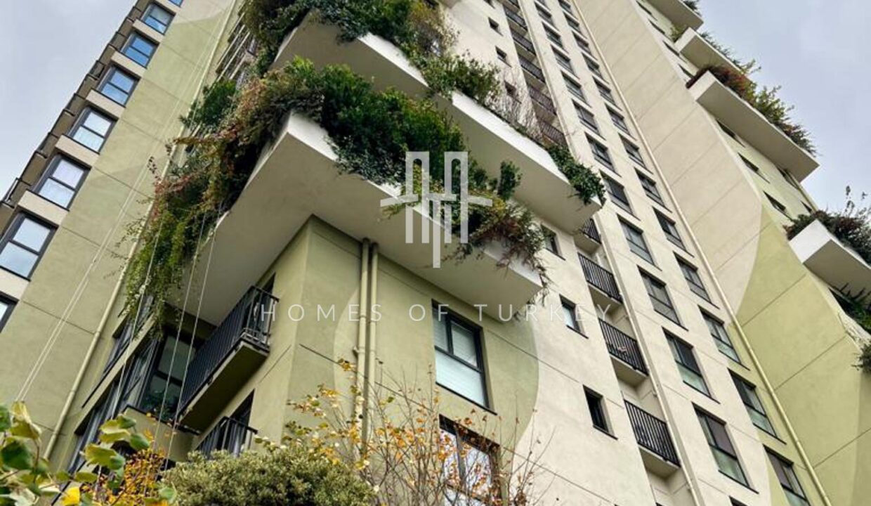 Ready to Use Apartments with Forest View and Near Metro in Ümraniye 8