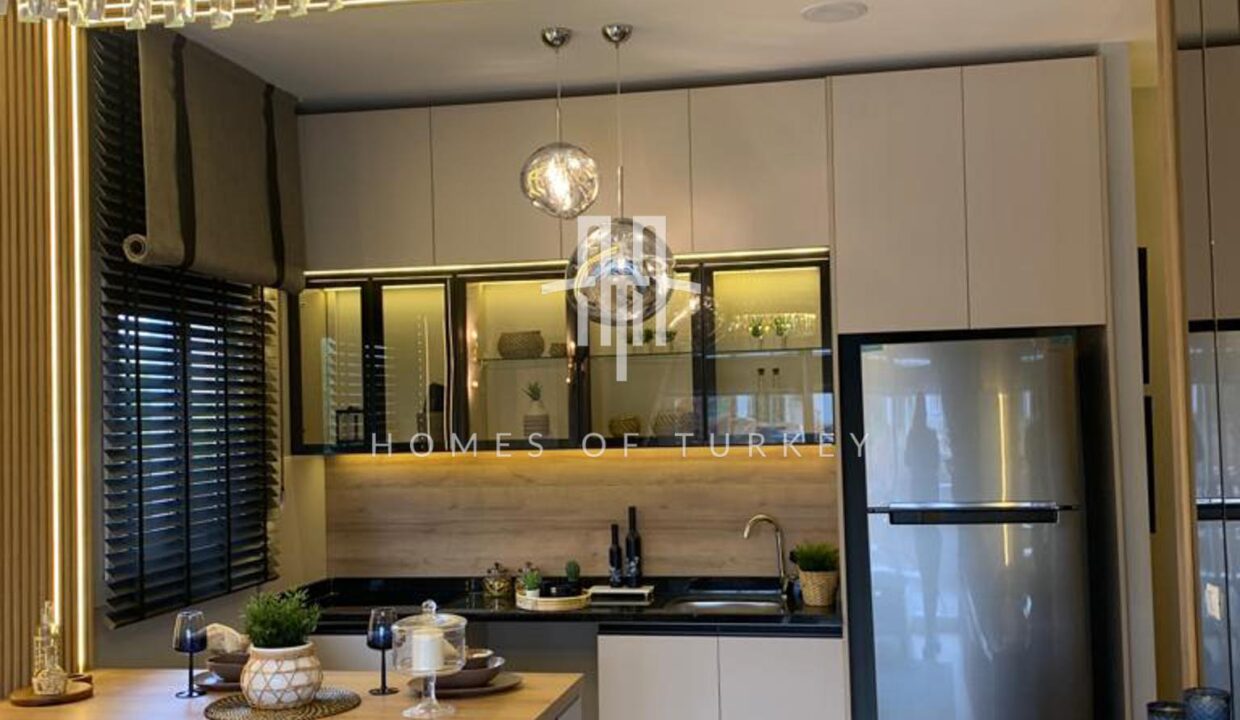 Installment Flats for Sale in a Complex at a Distance of 800 meters from the Sea in Mersin 18