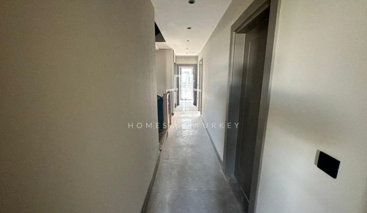 Ultra Luxury Villa with Private Pool and Garden in Konyaaltı, Antalya 10