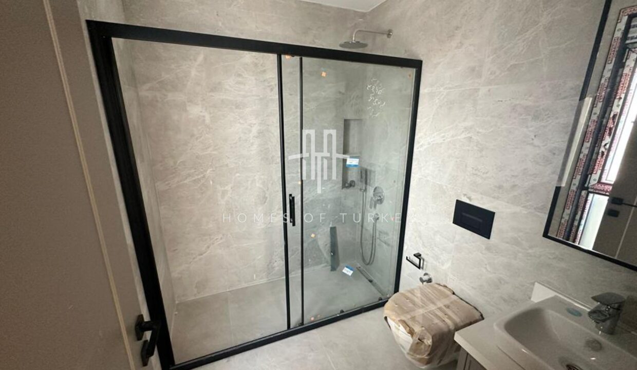Ultra Luxury Villa with Private Pool and Garden in Konyaaltı, Antalya 12