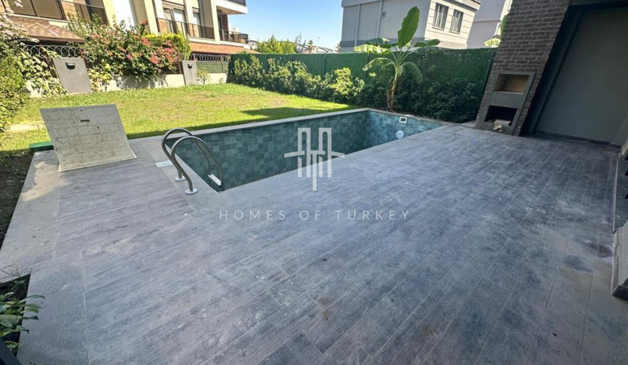 Ultra Luxury Villa with Private Pool and Garden in Konyaaltı, Antalya 2
