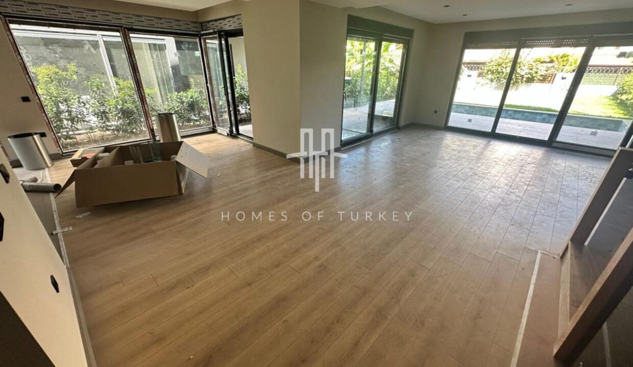Ultra Luxury Villa with Private Pool and Garden in Konyaaltı, Antalya 3