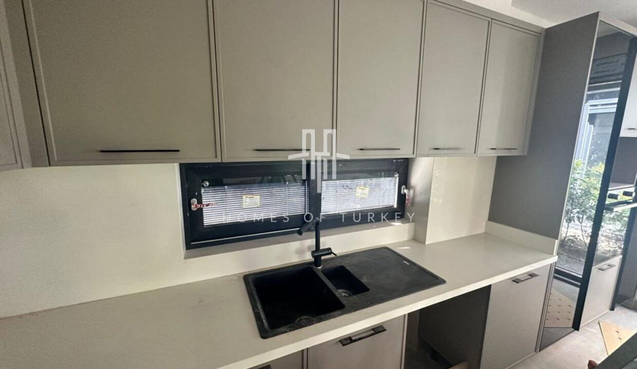Ultra Luxury Villa with Private Pool and Garden in Konyaaltı, Antalya 7