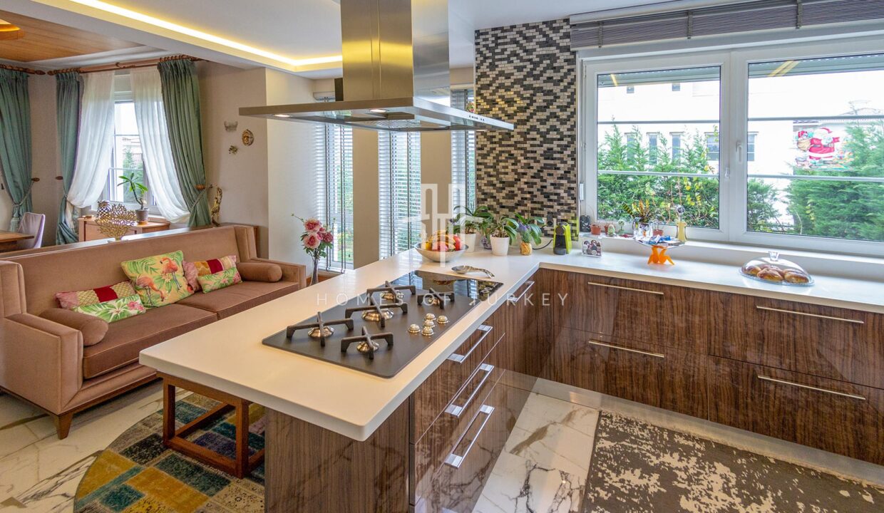 Detached Garden and Pool Villas by the Sea in Beylikdüzü, 17