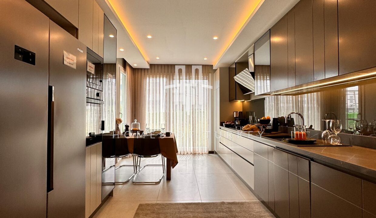 Modern Flats for Sale Neighboring the Marina in Beylikdüzü, Istanbul 16