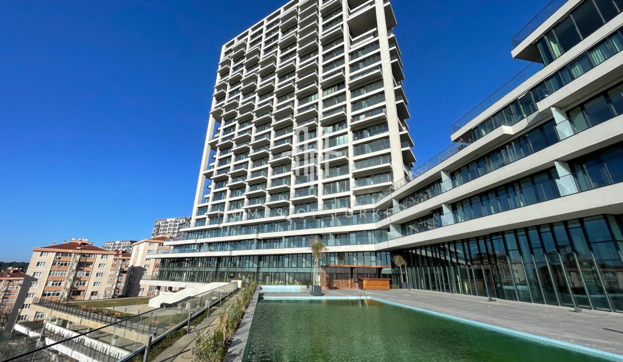 Luxury Apartments in a Complex with Sea View in Maltepe, Istanbul 1-2