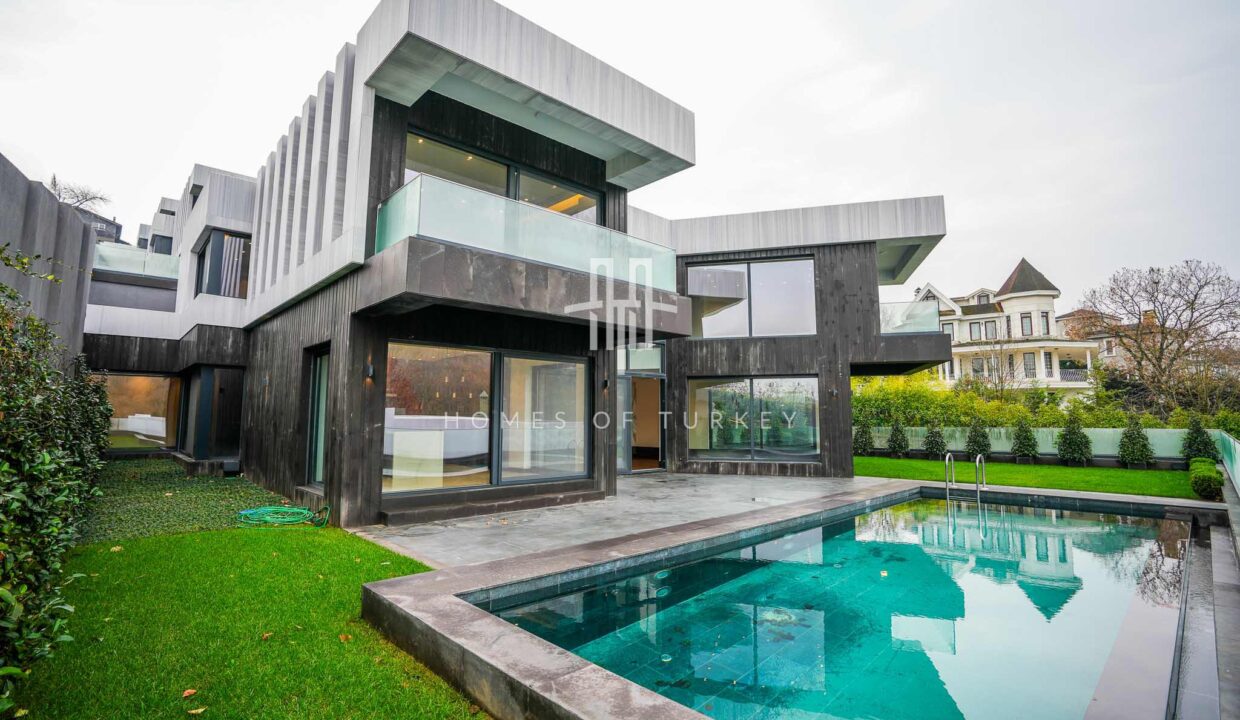 Detached Villas with Private Pool in Nature in Çekmeköy, Istanbul 1,