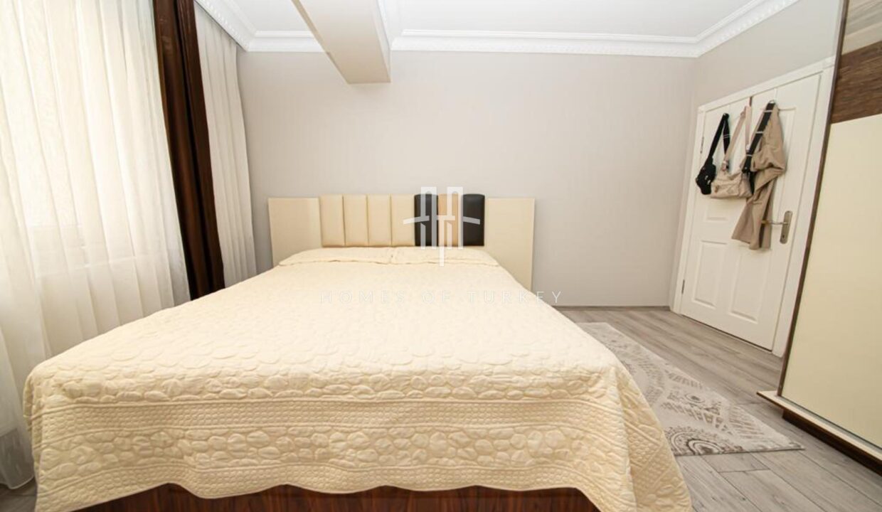 2+1 Flat with Golden Horn View and Large Terrace in Beyoğlu, Istanbul 11
