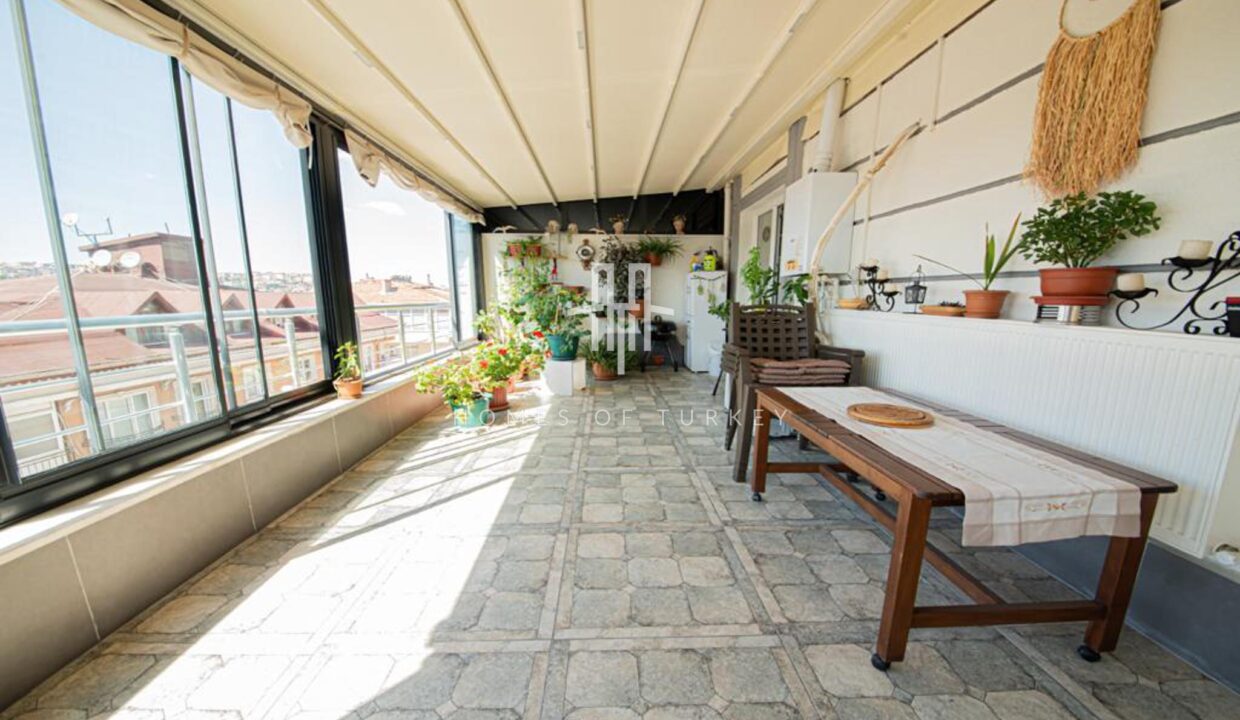 2+1 Flat with Golden Horn View and Large Terrace in Beyoğlu, Istanbul 13