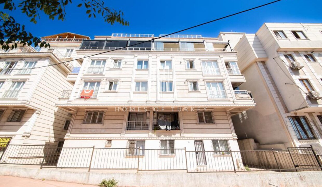 2+1 Flat with Golden Horn View and Large Terrace in Beyoğlu, Istanbul 15