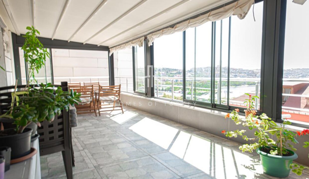 2+1 Flat with Golden Horn View and Large Terrace in Beyoğlu, Istanbul 3
