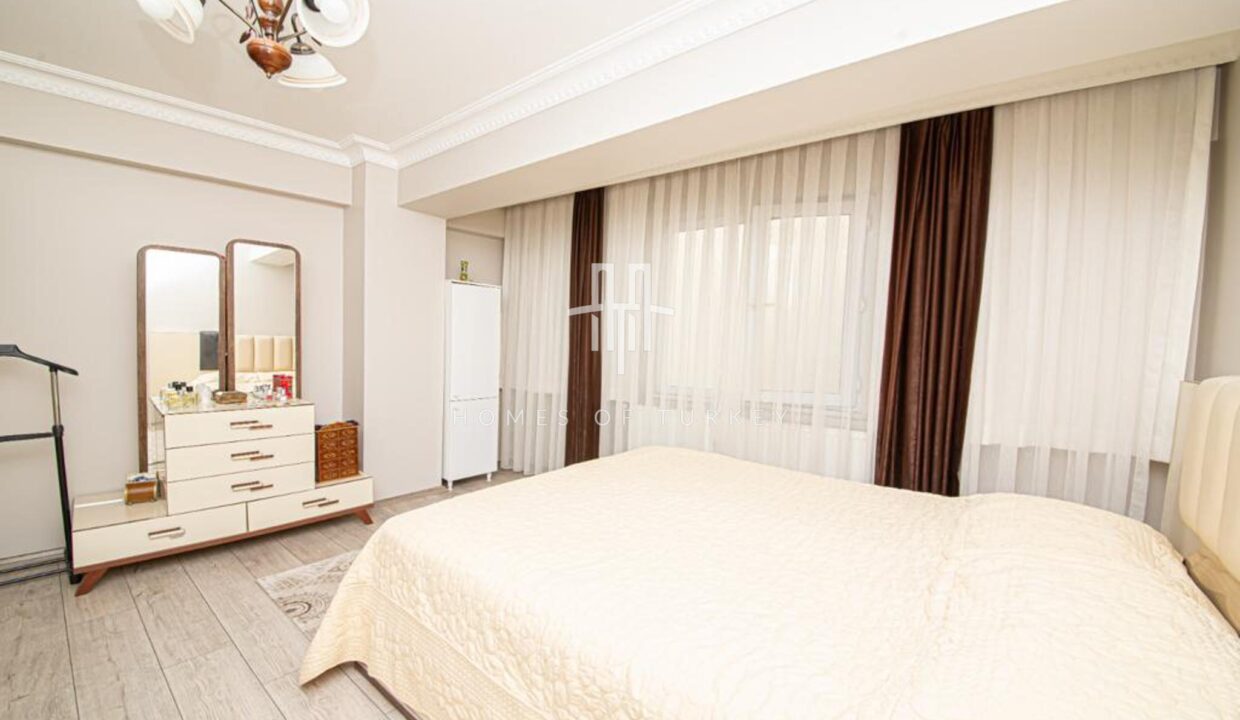 2+1 Flat with Golden Horn View and Large Terrace in Beyoğlu, Istanbul 8