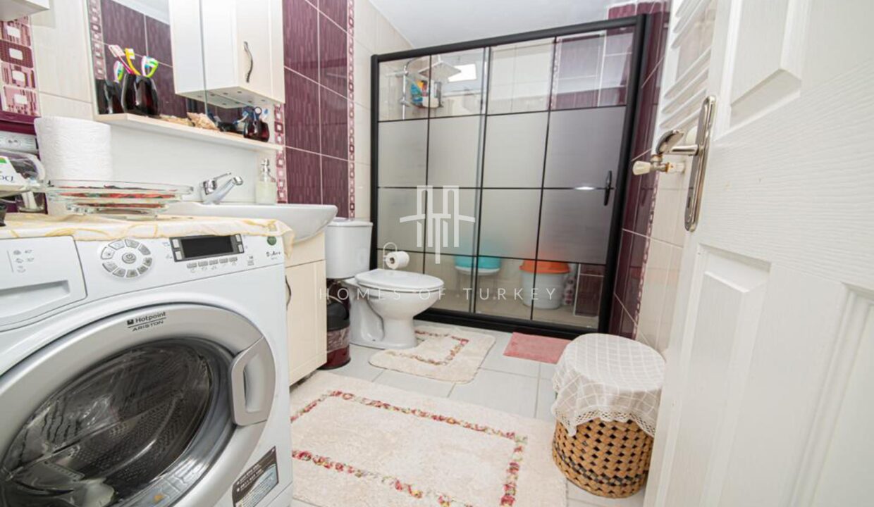 2+1 Flat with Golden Horn View and Large Terrace in Beyoğlu, Istanbul 9