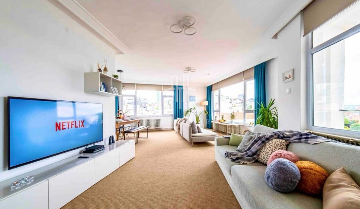 Flat for Sale with Panoramic Sea and Bosphorus View in Beyoglu, Cihangir 10
